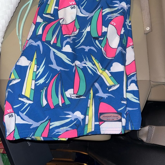 Vineyard vines xl swim trunks - Picture 2 of 5